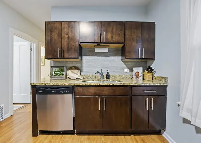 5bd 2bth Sleeps 11 With 3 Private Parking *