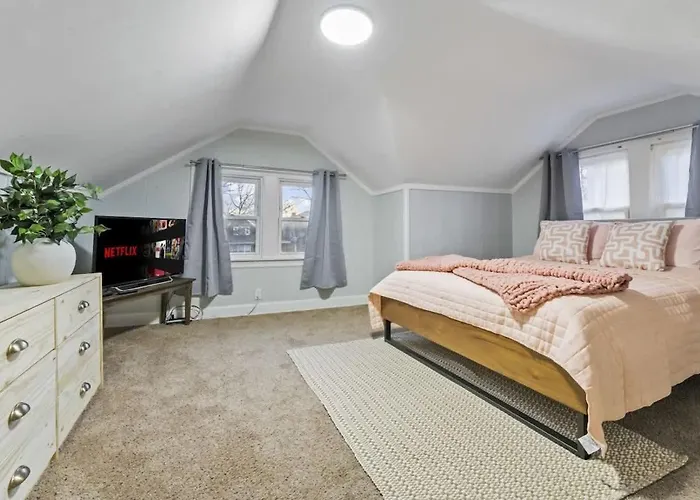 5bd 2bth Sleeps 11 With 3 Private Parking Holiday home Oak Park