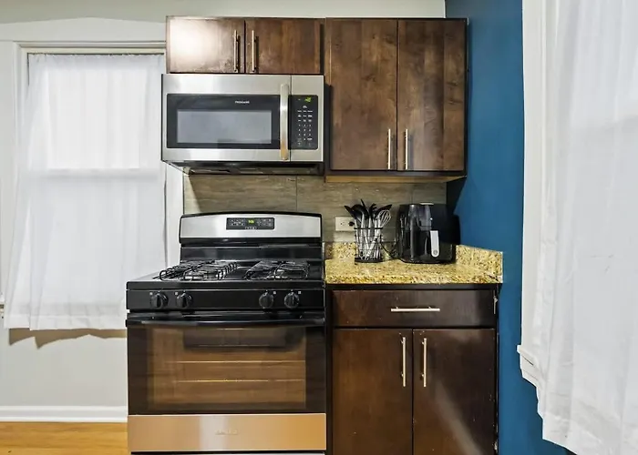 5bd 2bth Sleeps 11 With 3 Private Parking Holiday home Oak Park