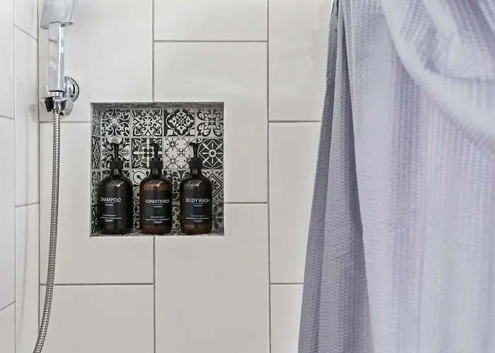 5bd 2bth Sleeps 11 With 3 Private Parking *