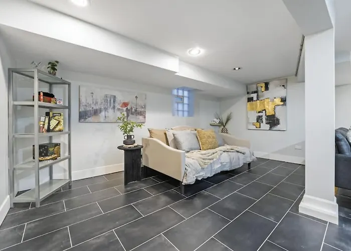 5bd 2bth Sleeps 11 With 3 Private Parking