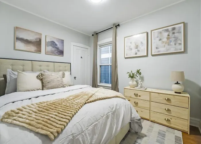 5bd 2bth Sleeps 11 With 3 Private Parking Holiday home Oak Park