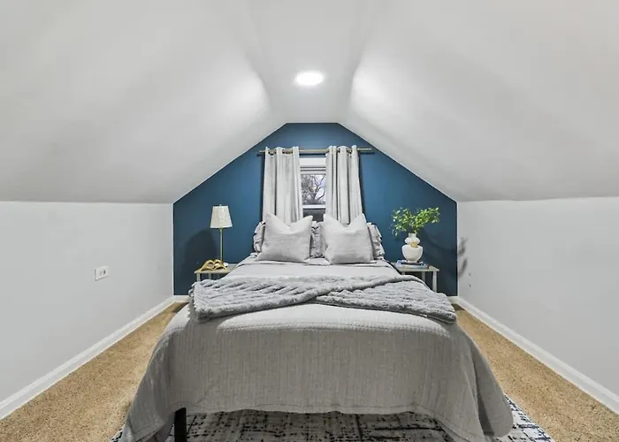 5bd 2bth Sleeps 11 With 3 Private Parking *