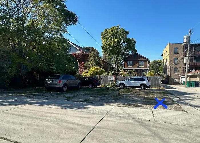 5bd 2bth Sleeps 11 With 3 Private Parking Oak Park