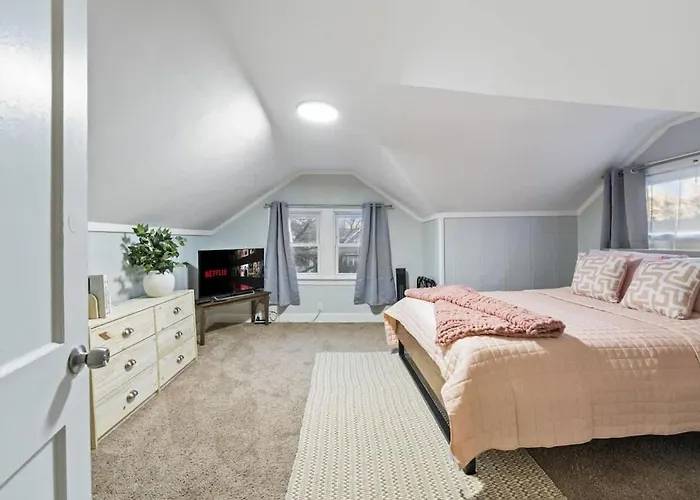 5bd 2bth Sleeps 11 With 3 Private Parking *